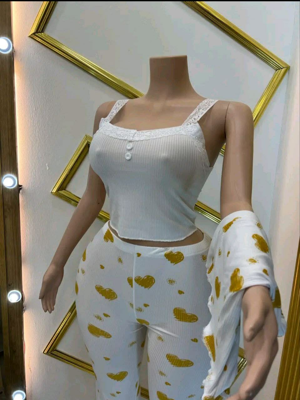 بيستي سروال image