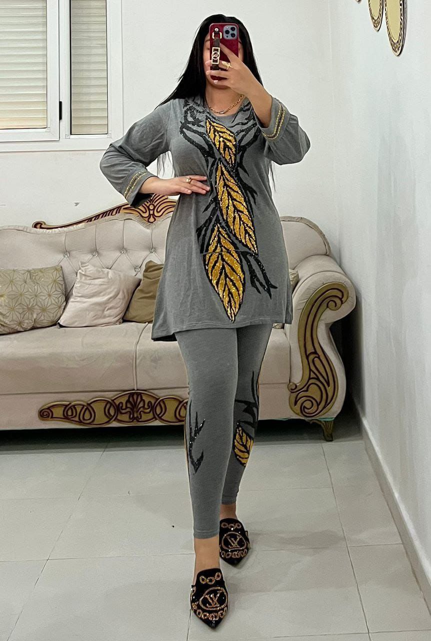 هذا الفستان يجمع بين ✅النعومة ✅الراحة ✅الاناقة ✅ تفاصيل مدروسة 🌸خلي صغيرتك تلمع في كل مناسبة 🌷 ✨ البيع بالحبة ✨