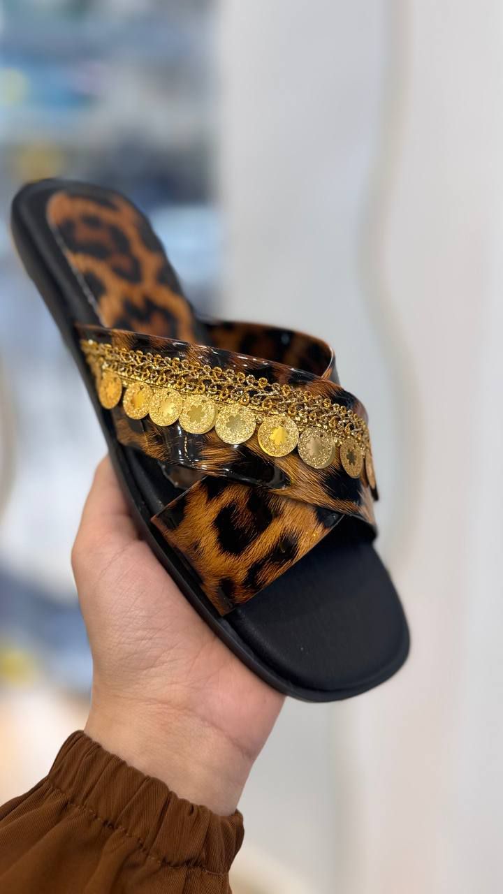 حذاء نمري توووب