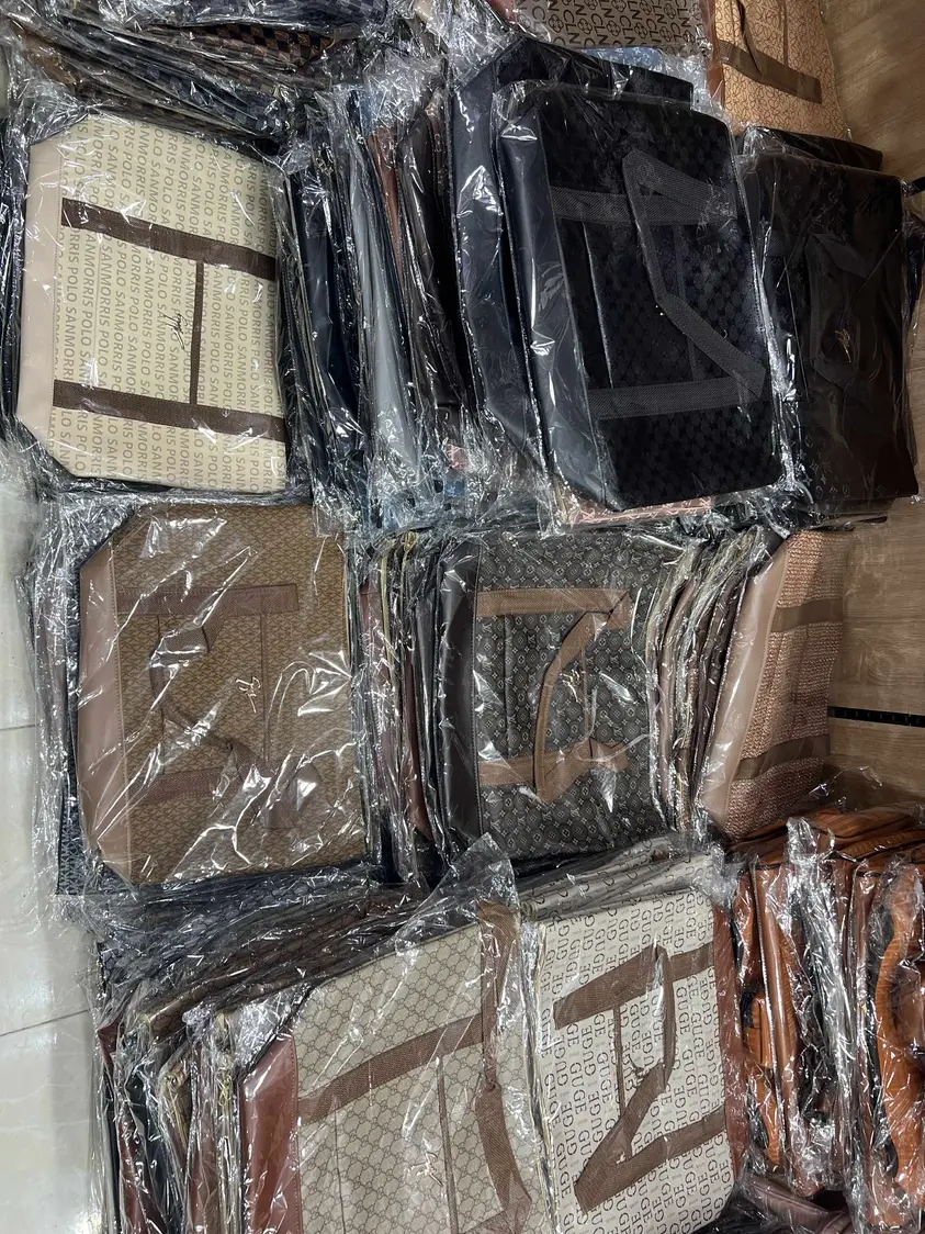 حقائب امتعة  كبيرة