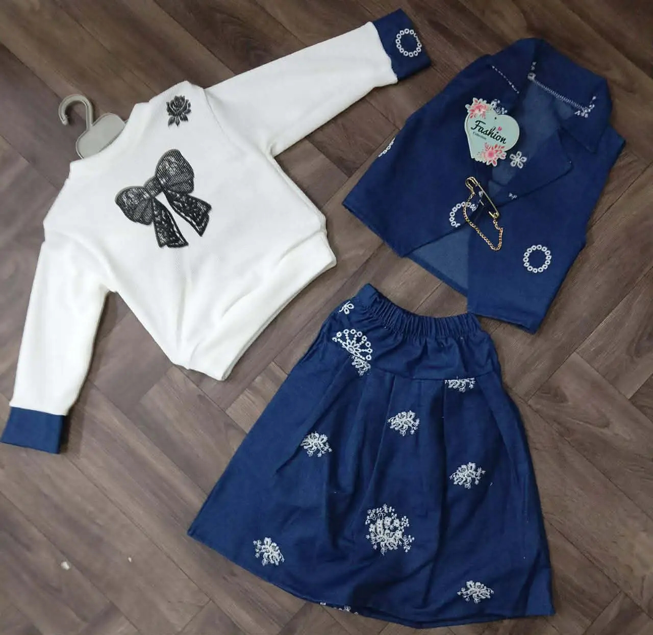 اونصومبل بنات لوكال