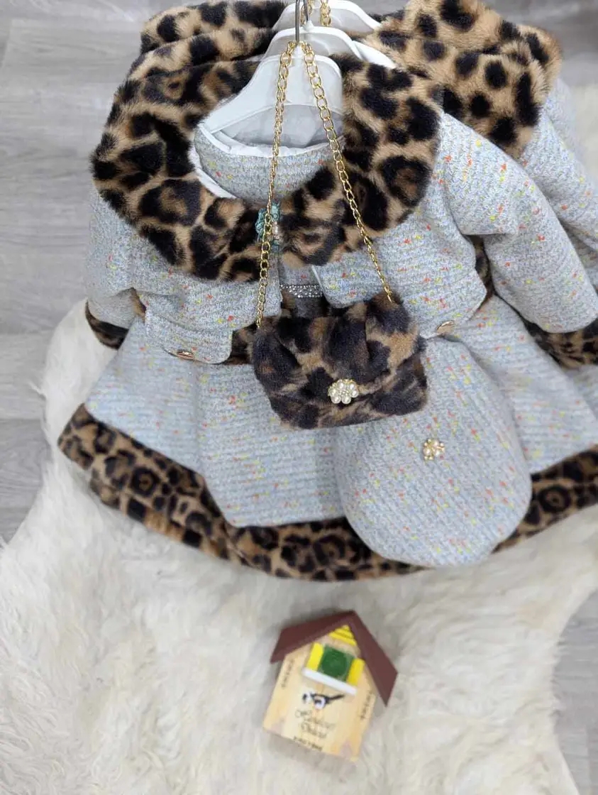 بوب بنات مع ساك وقبعة image