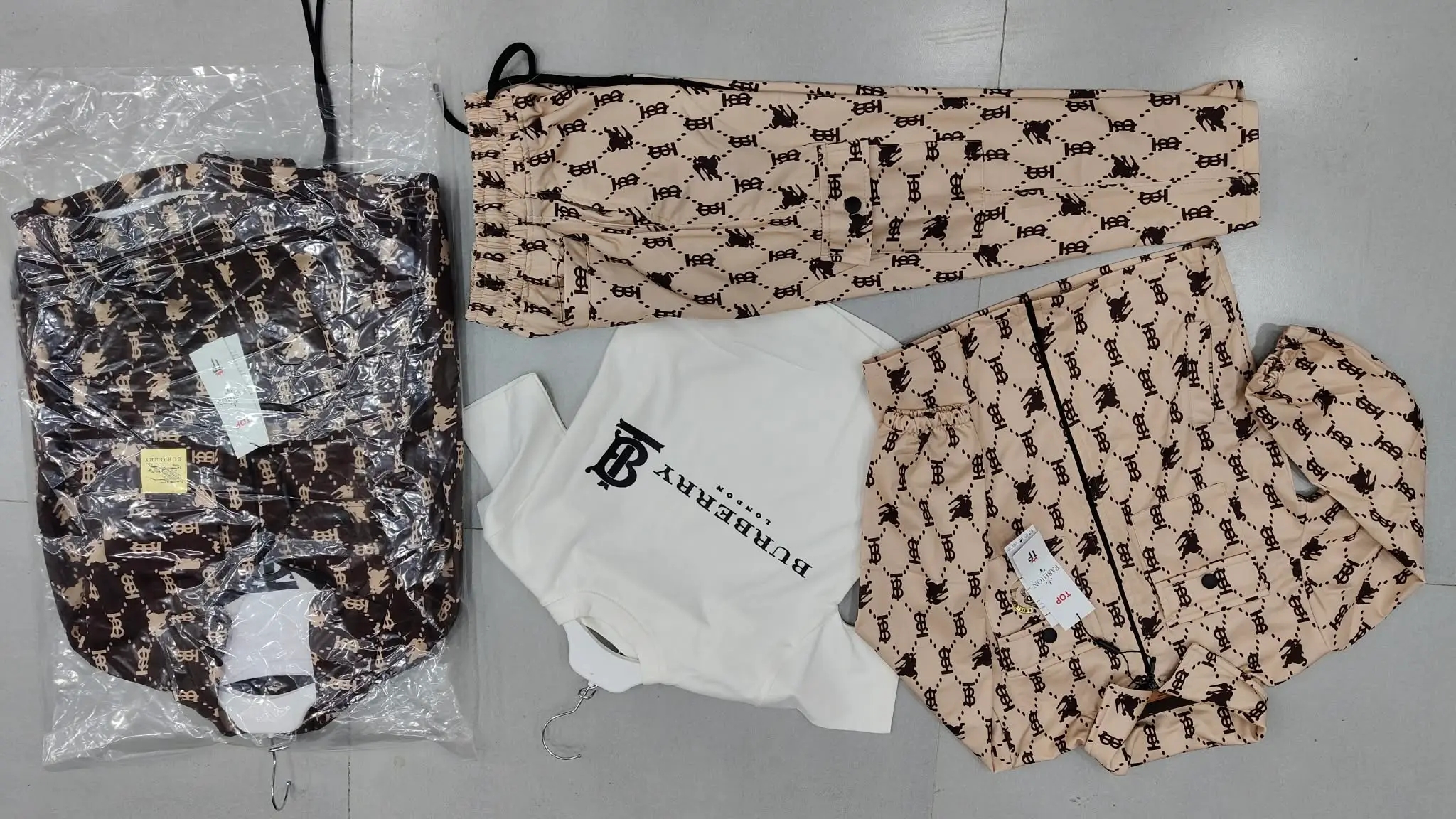 طقم أطفال عصري ومريح 👖✨