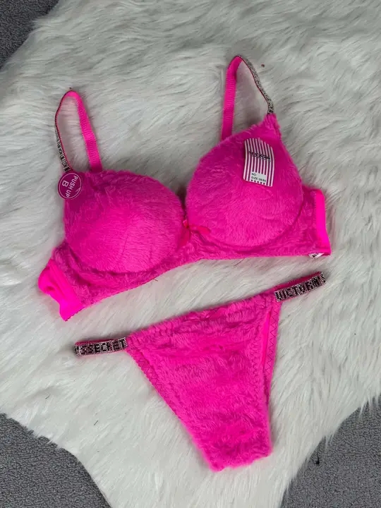 ملابس داخلية