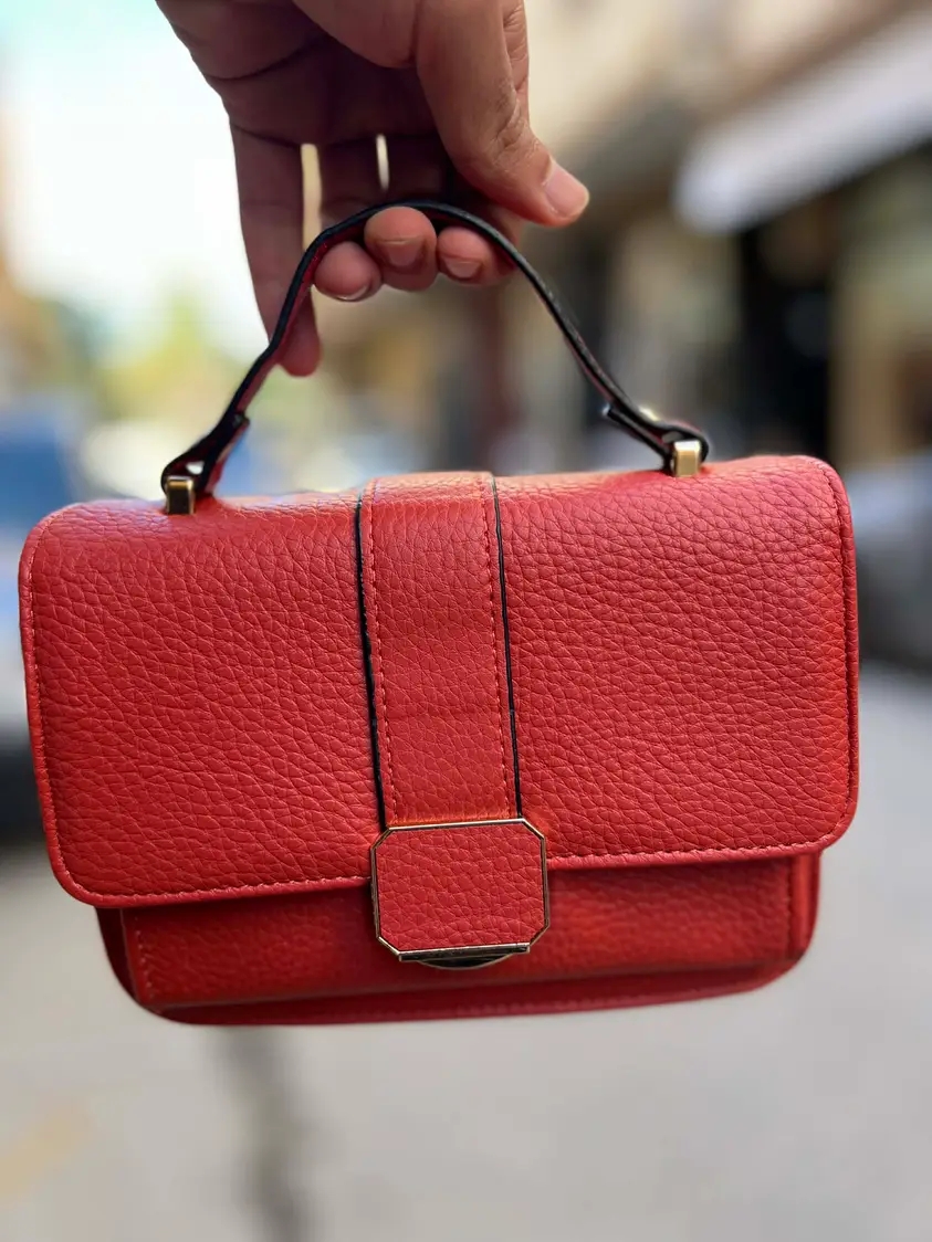 👜لمسة اناقة لكل اطلالة 👜 image