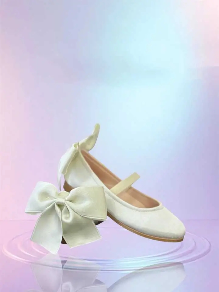 أناقة صغيرة… بخطوة واثقة ✨ image