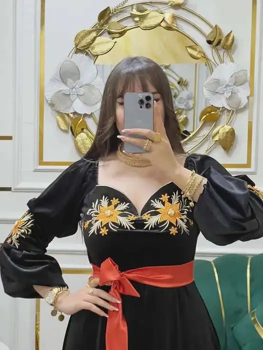 جبة قاطيفة تهبل image