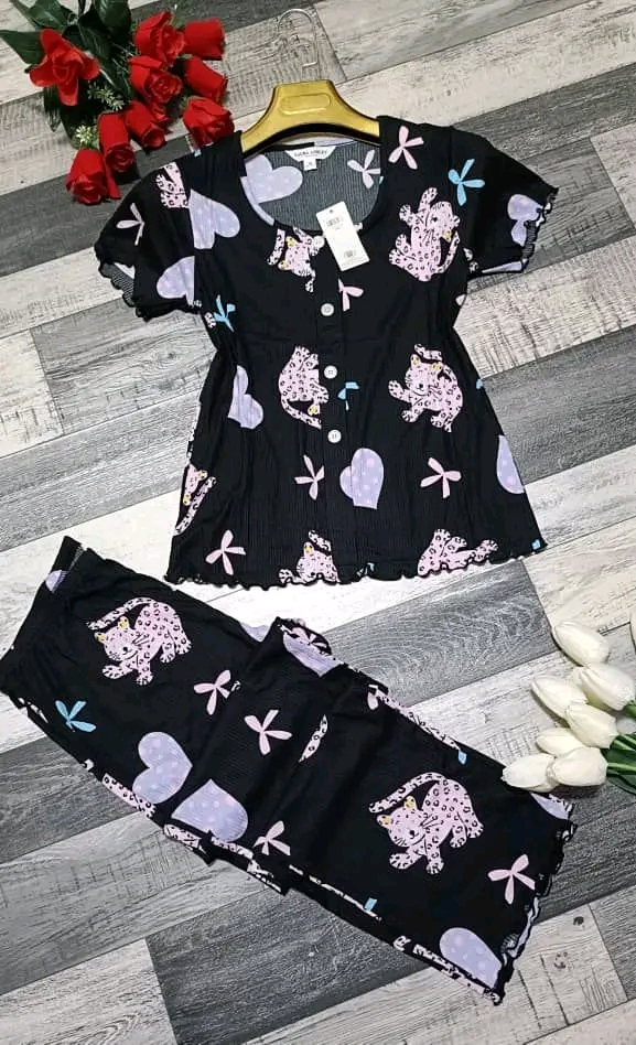 بيجامة لورا اشلي