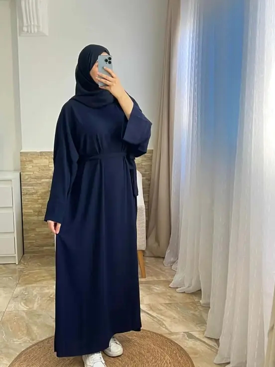 عباءة وخمار