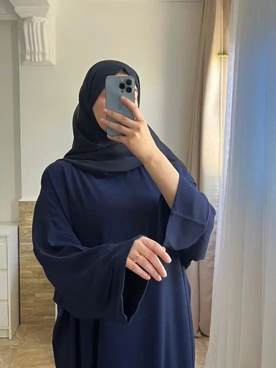 عباءة وخمار image