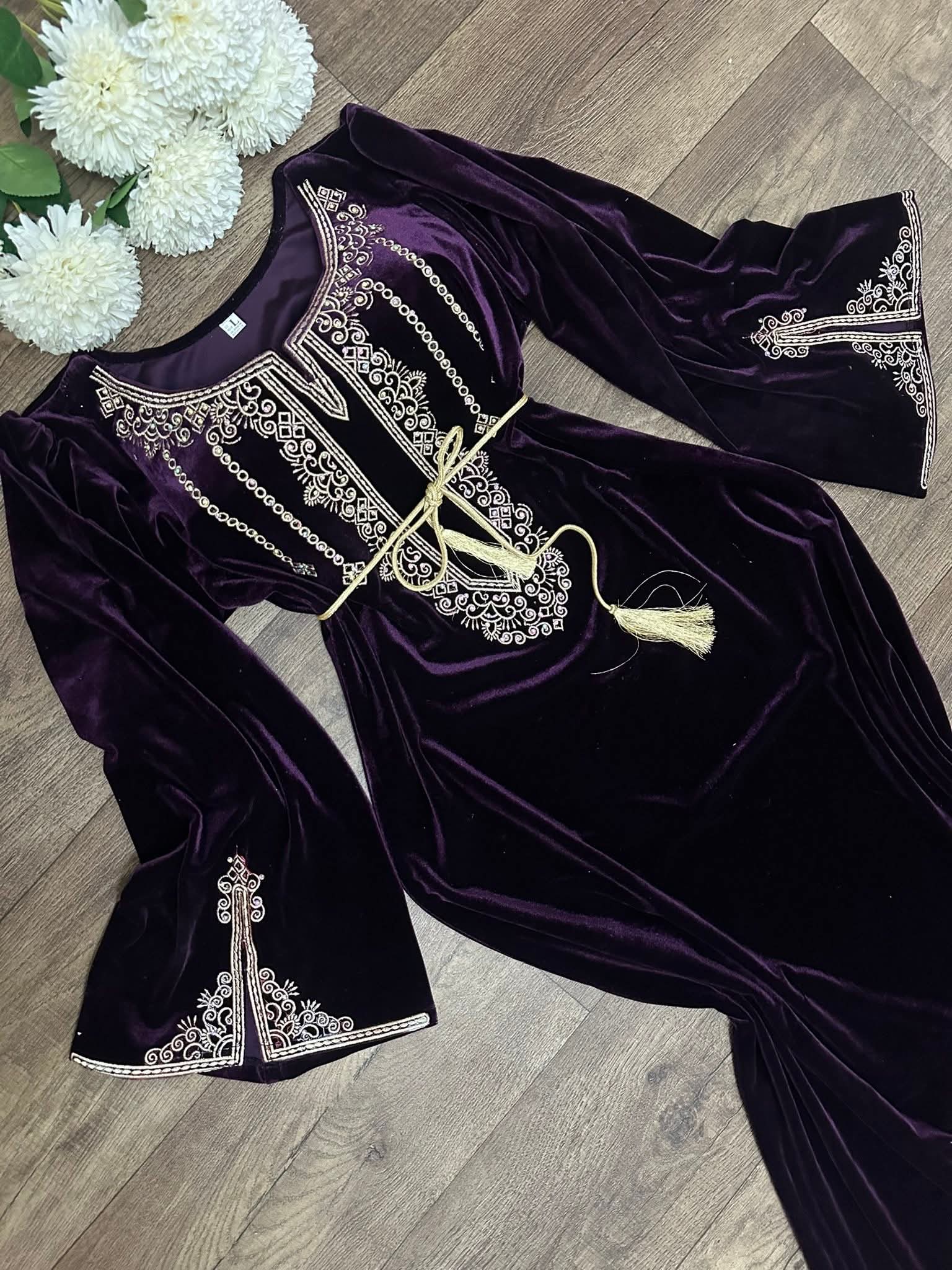 قندورة قطيفة طرز يحزام