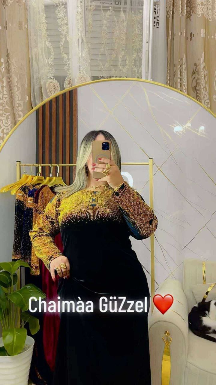 جلابة قطيفة روايال بلمسة عصرية