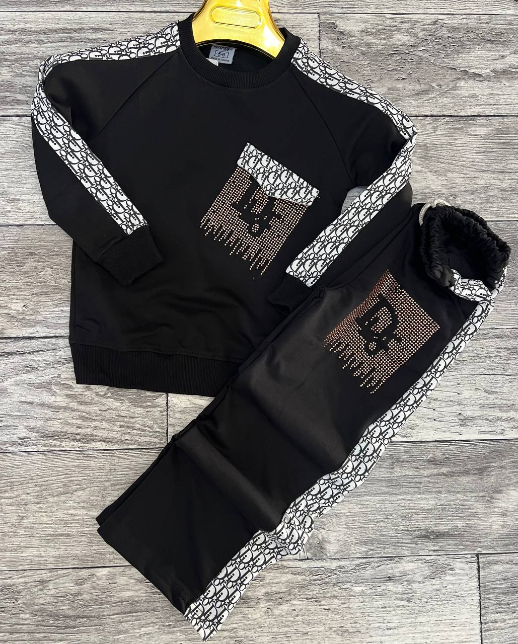 ملابس اطفال image