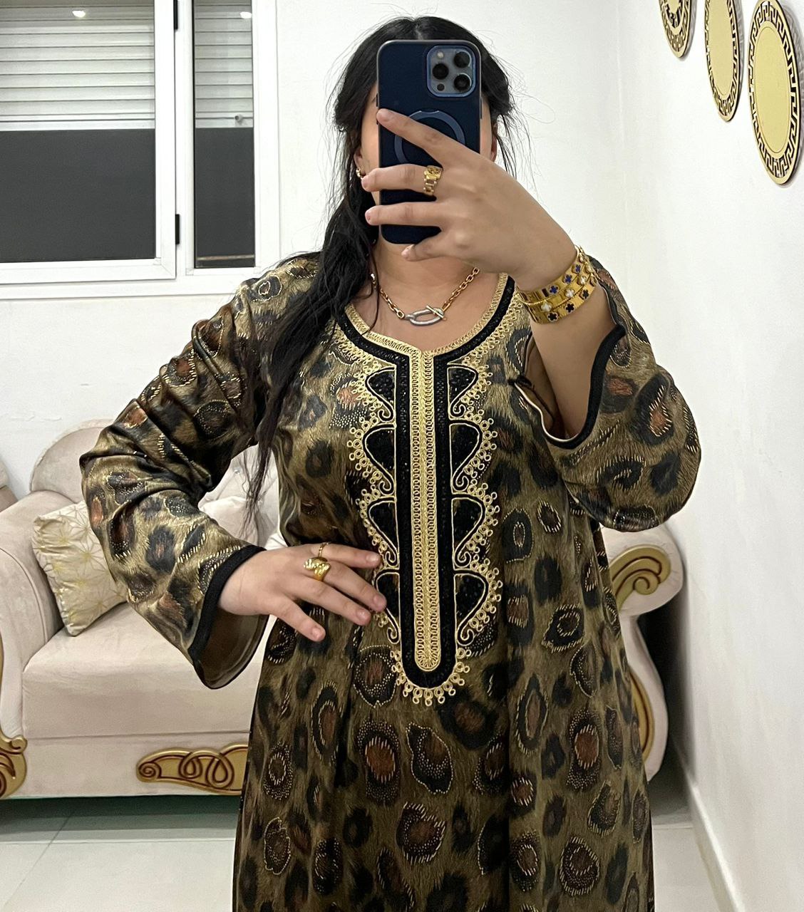 ✅️  190 الف ✅️ قماش قطيفة  ✅️ مقاسات       M l xl xxl ✅️ 06 فالسيري