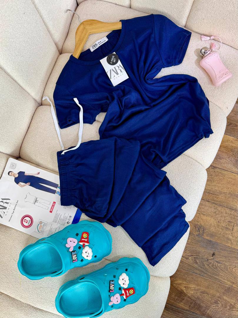 بيجامة zara image