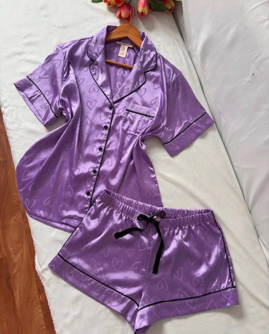 بيجامة ساتان شورت image