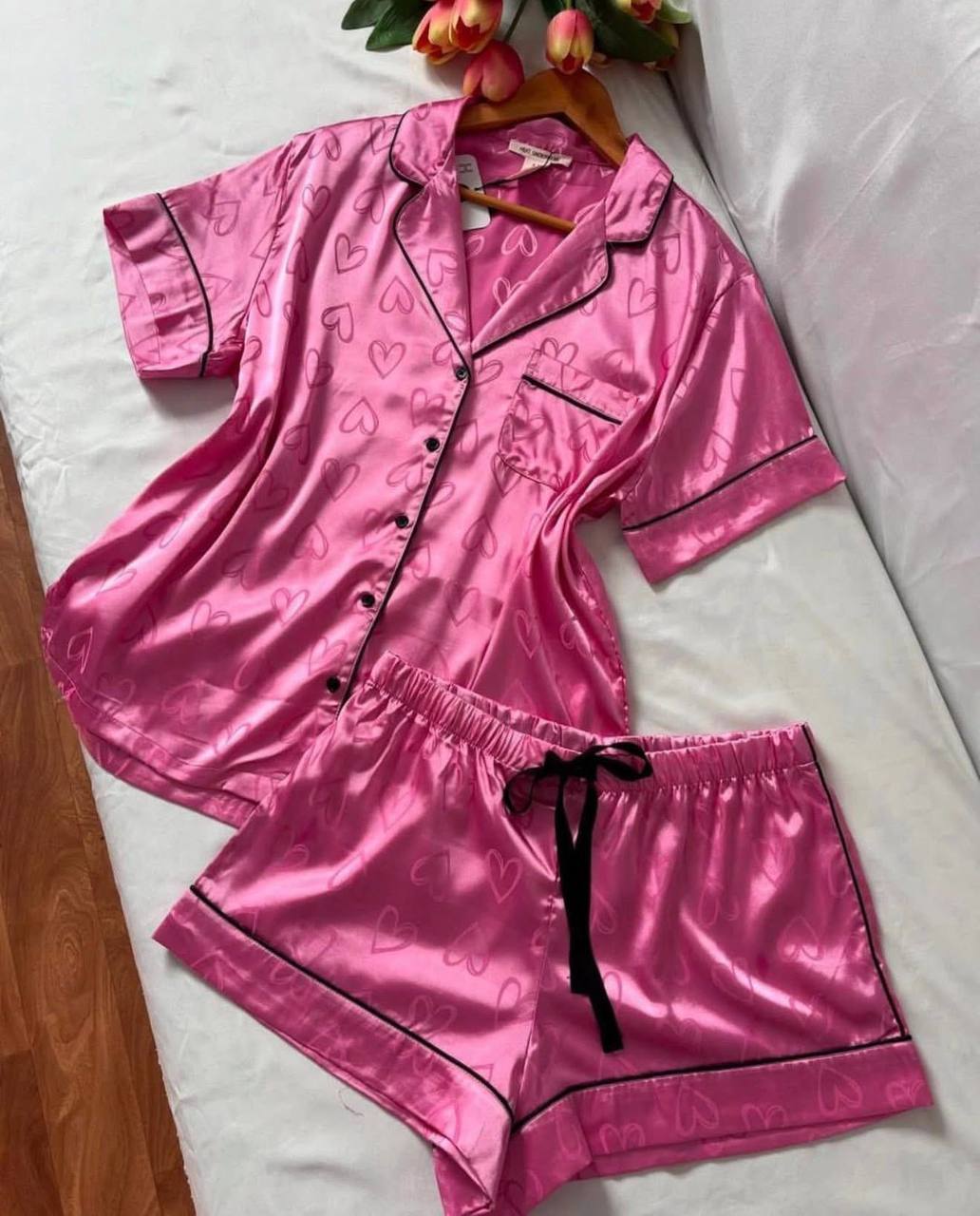 بيجامة ساتان شورت