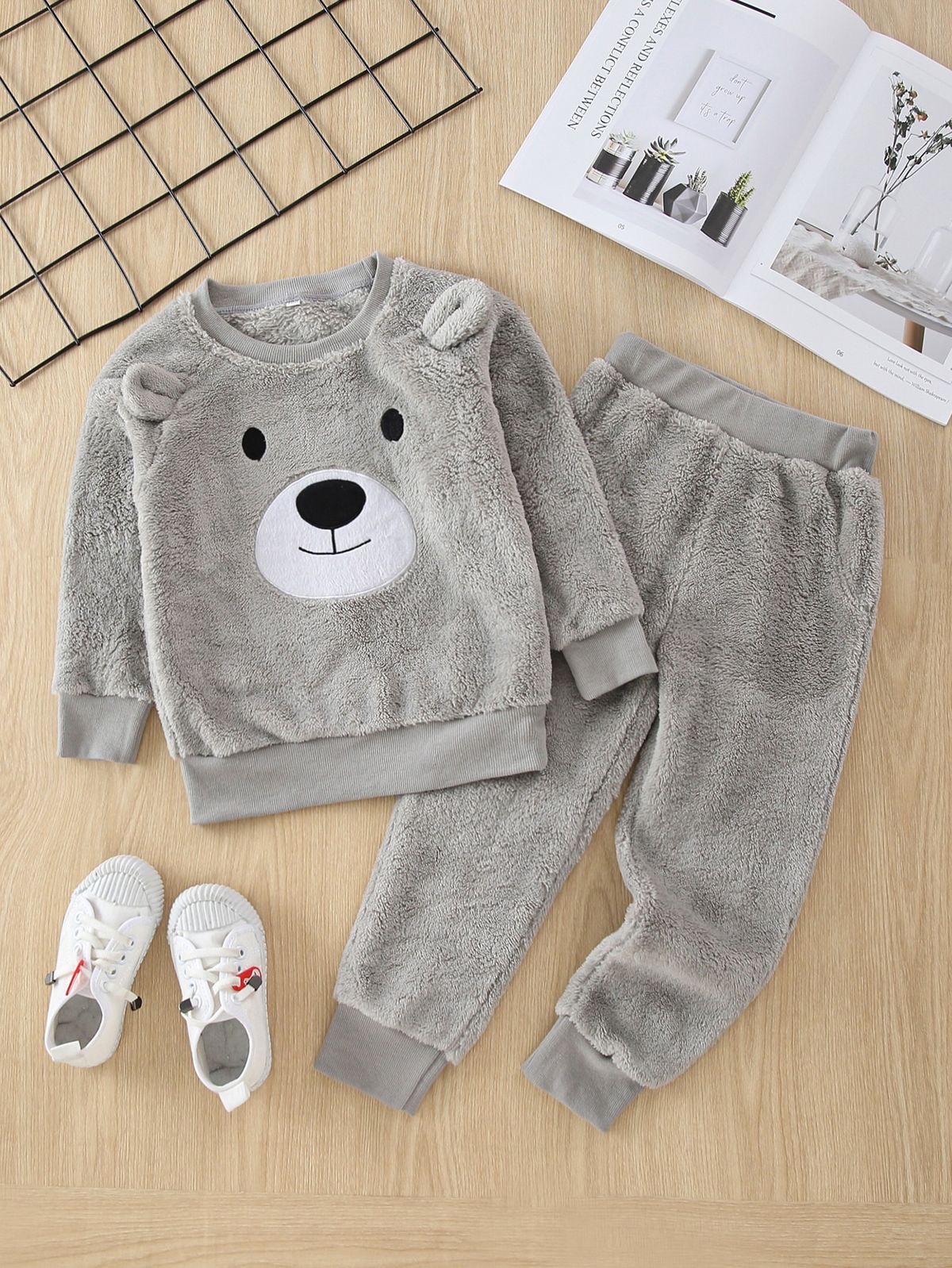 طقم ملابس أطفال شتوي مكوّن من كنزة وبنطال