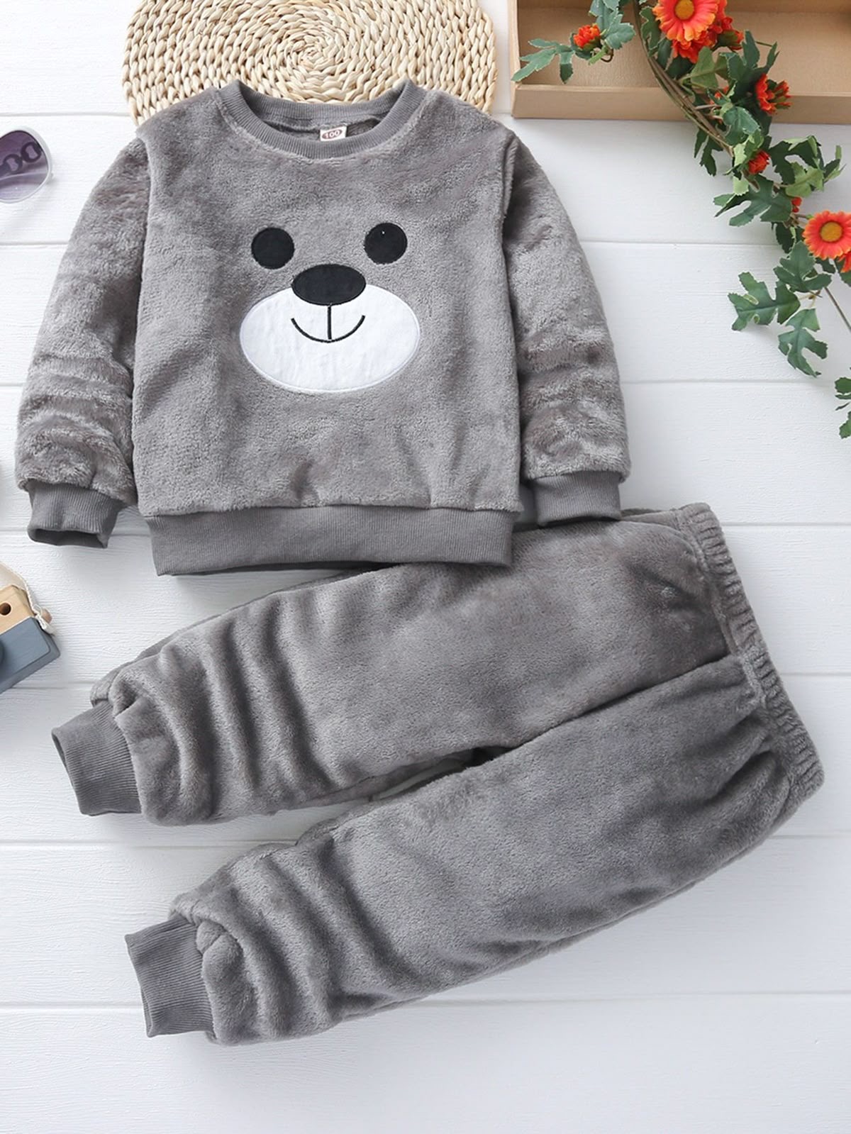 طقم ملابس أطفال شتوي مكوّن من كنزة وبنطال