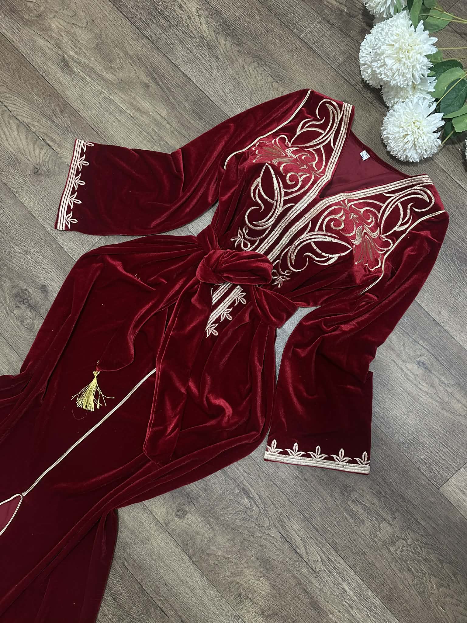 قندورة قطيفة طرز بشقة image