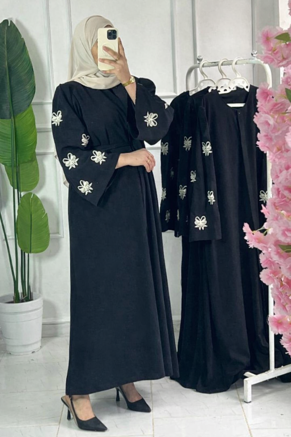 عباية برويدي أنيقة بتطريز الزهور