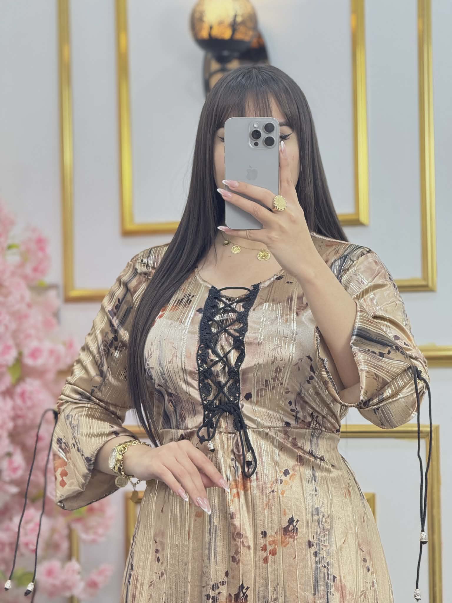 جبة قطيفة سكادا image