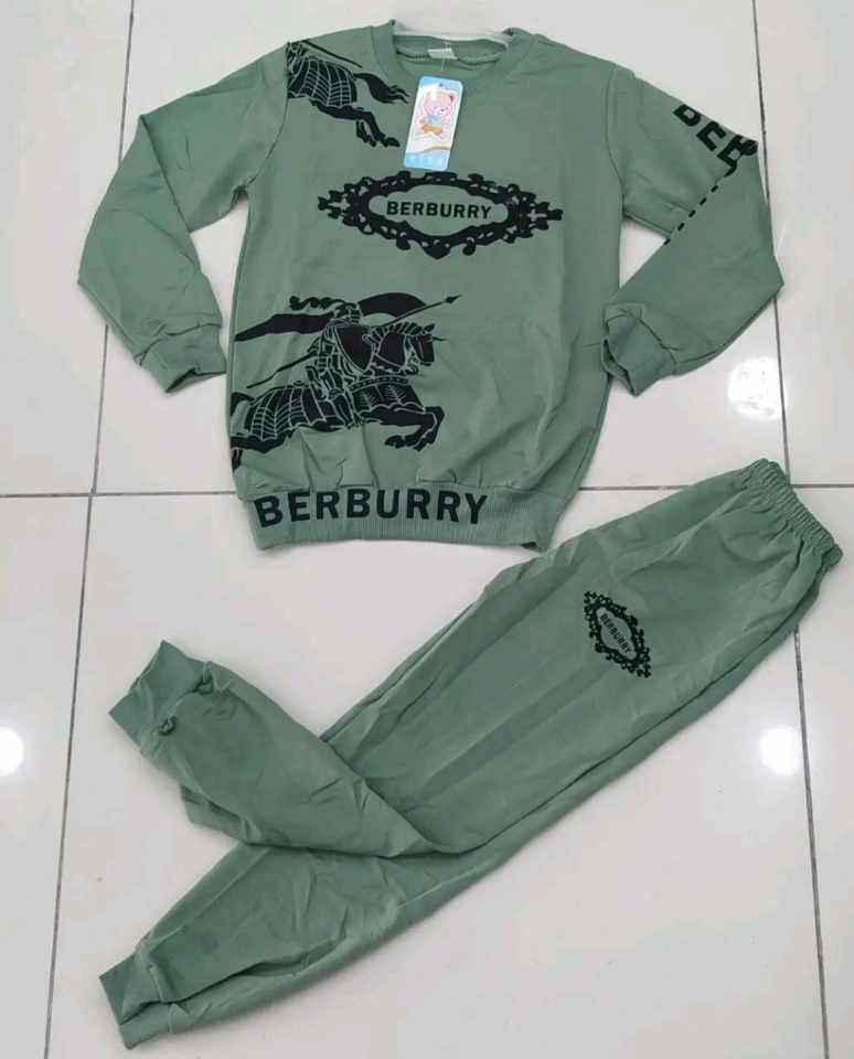 ملابس اطفال