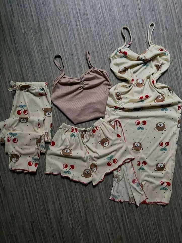 بيجامة 4 بياس image