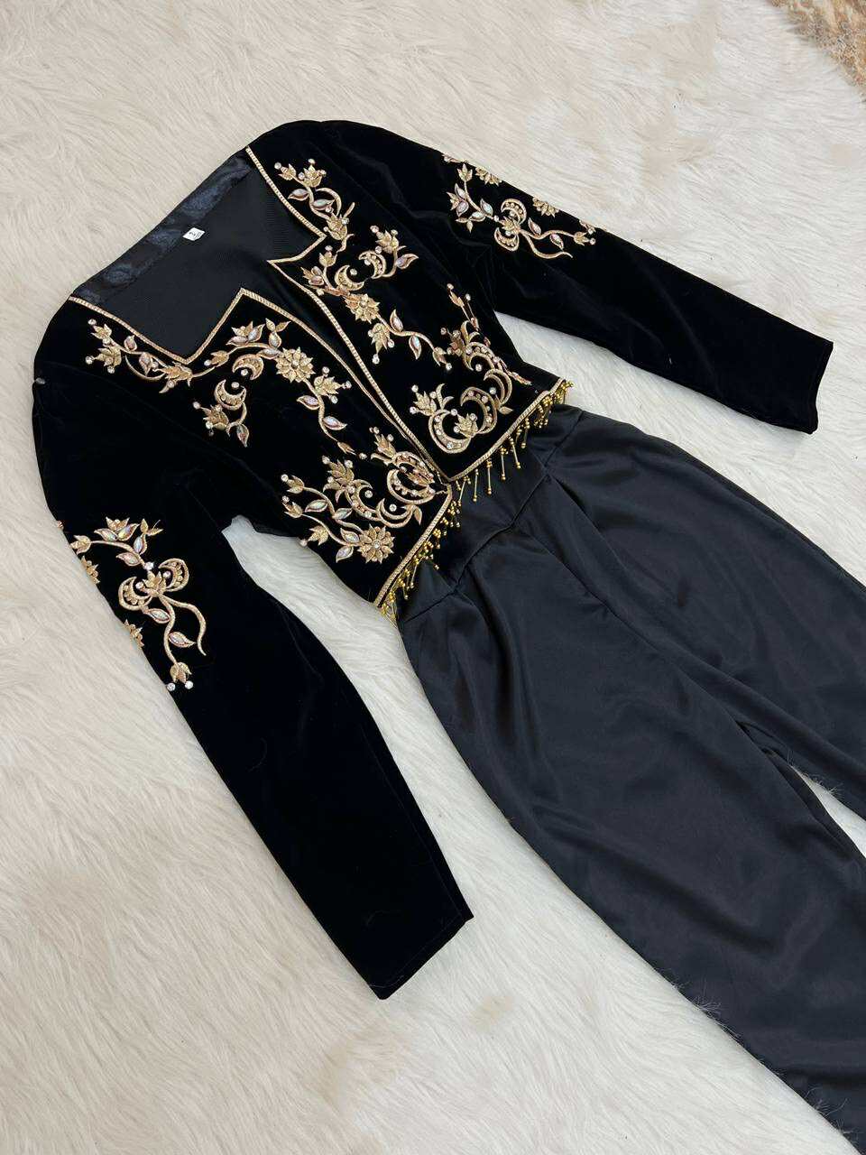 سروال وفاسا بالطرز image