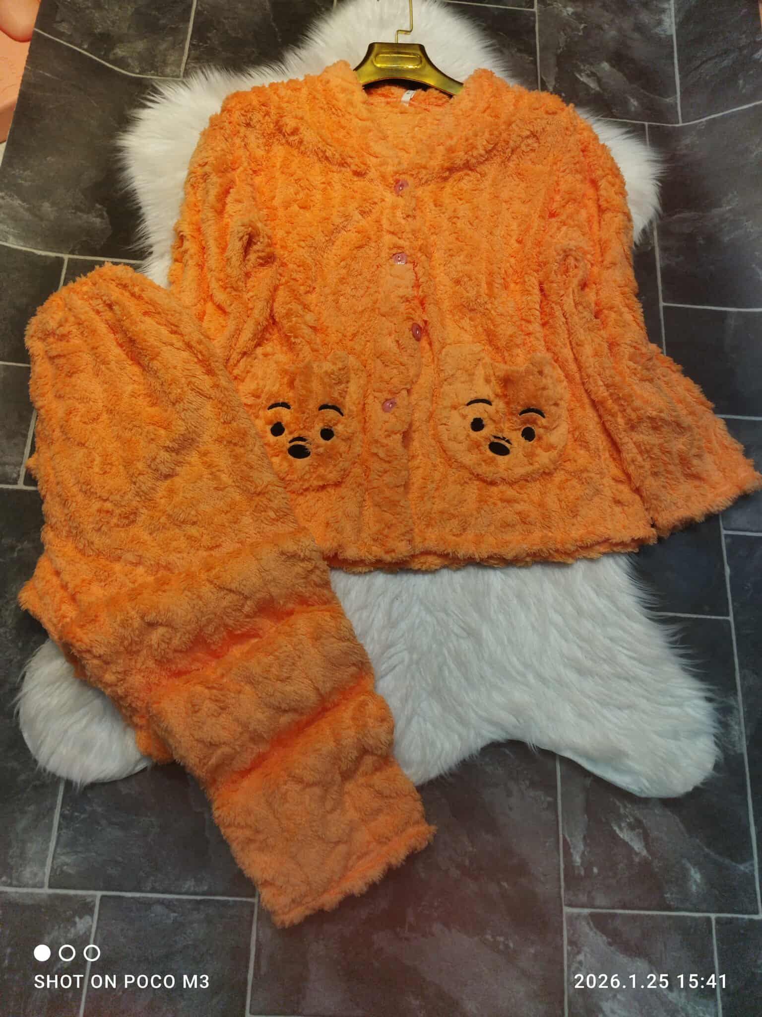 بيجامة بولار قفلة