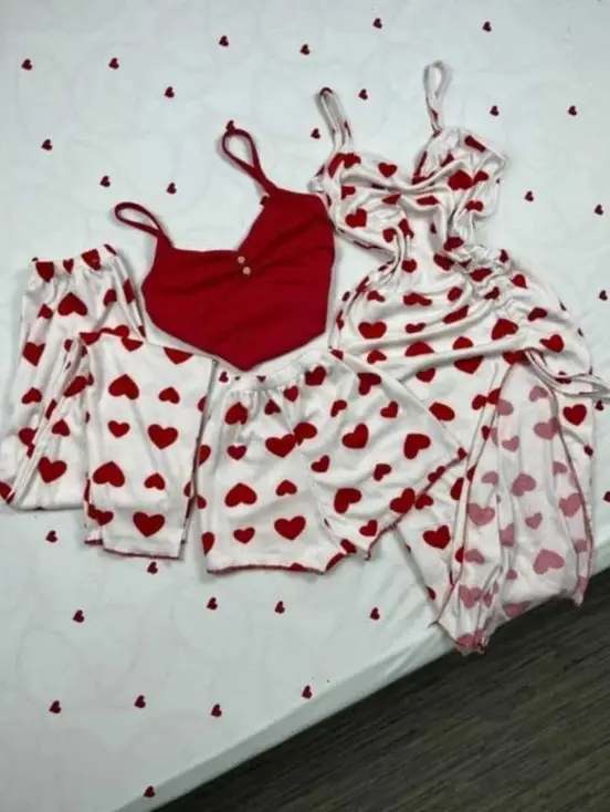 بيجامة 4 بياس