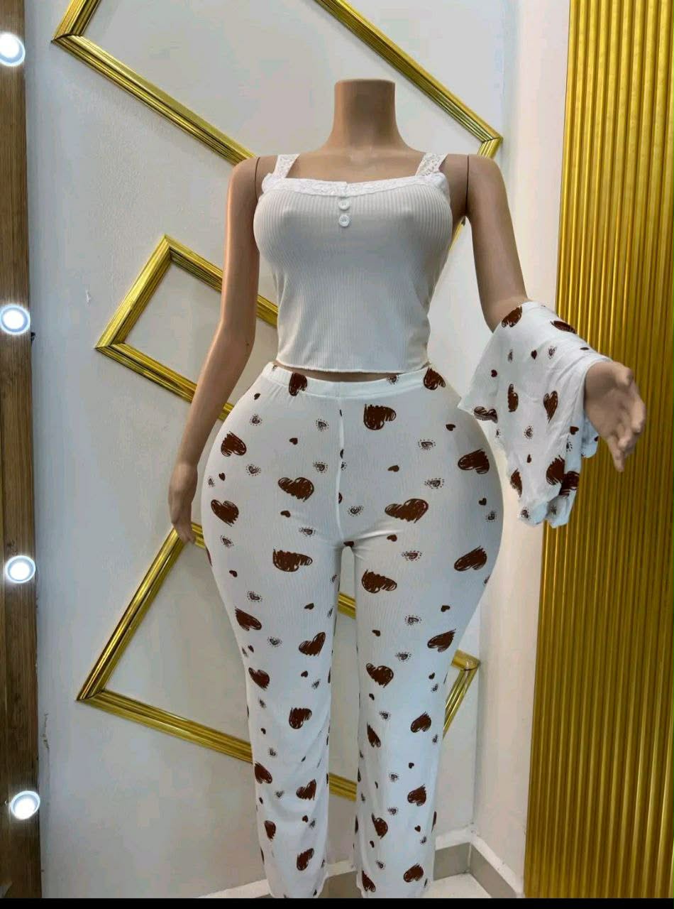 بيجامة 3 بياس image