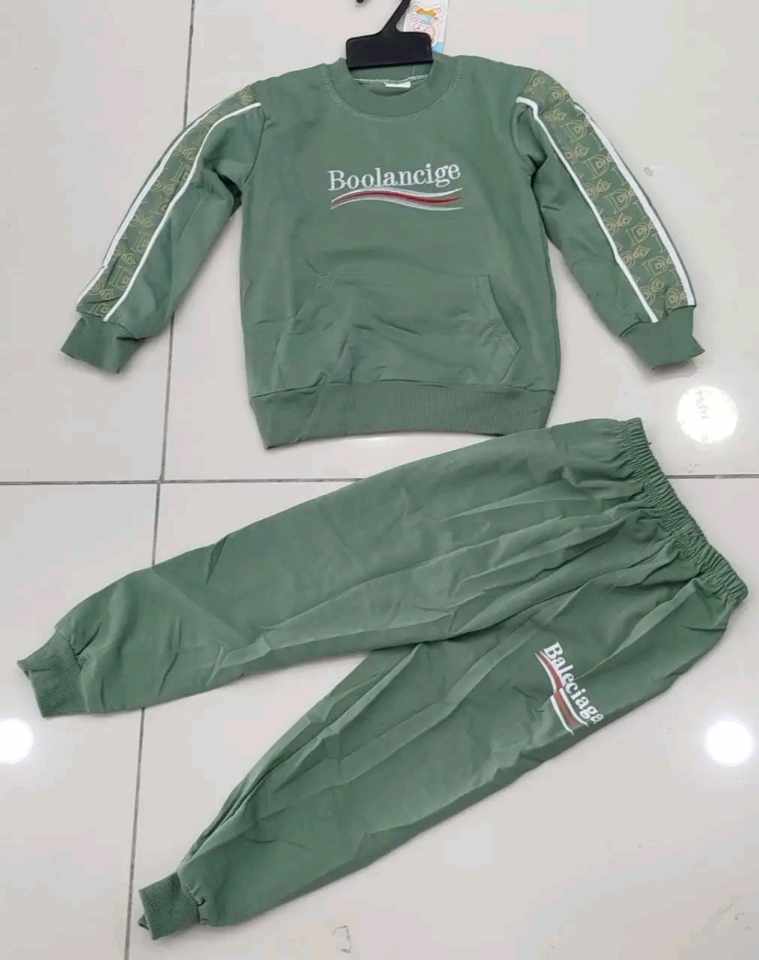 ملابس اطفال