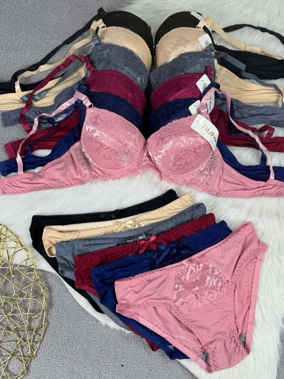 ملابس داخلية