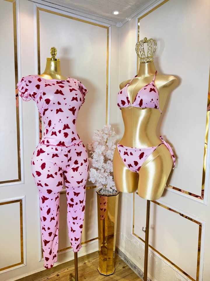 بيجامة 4 بياس